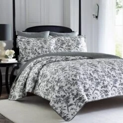 Amberley Quilt Set Laura Ashley