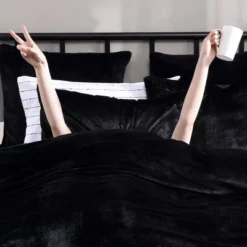 3pc Solid Faux Fur 100% Polyester Duvet Set Black - City Scene -Laura Ashley Shop GUEST 6632644f 2178 4ec8 8d05 80a1592c67af