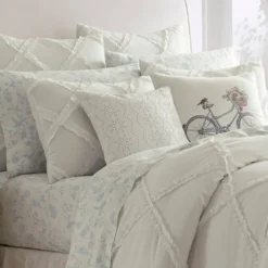 Adelina Reversible Comforter Set - Laura Ashley -Laura Ashley Shop GUEST a7442e3f 0b5d 4db1 b5c1 0dfb081423ec