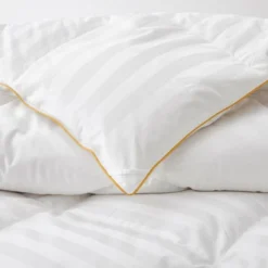 Puredown Premium White Goose Down Comforter Duvet Insert, Luxury And Comfort In One 14 Puredown Premium White Goose Down Comforter Duvet Insert, Luxury And Comfort In One -Laura Ashley Shop GUEST a85229fa b456 46c8 94d3 fa6ca38d84ab