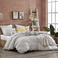 Peri Home 3pc Full/Queen Clipped Honeycomb Comforter Set Light Gray