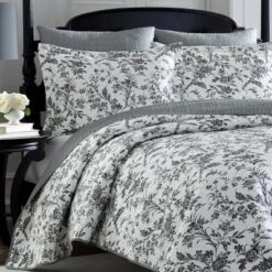 Amberley Quilt Set Laura Ashley -Laura Ashley Shop GUEST d84ae2d8 63a8 4bf6 824b 815931ce812d