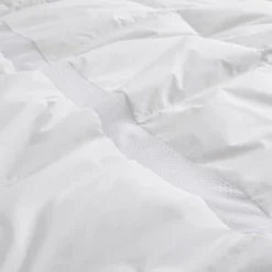 Peace Nest Breathable Lightweight White Down Comforter Duvet Insert, Oversized Blanekt -Laura Ashley Shop GUEST f7c809a9 6e07 455b bd4b 64d1d3c90470